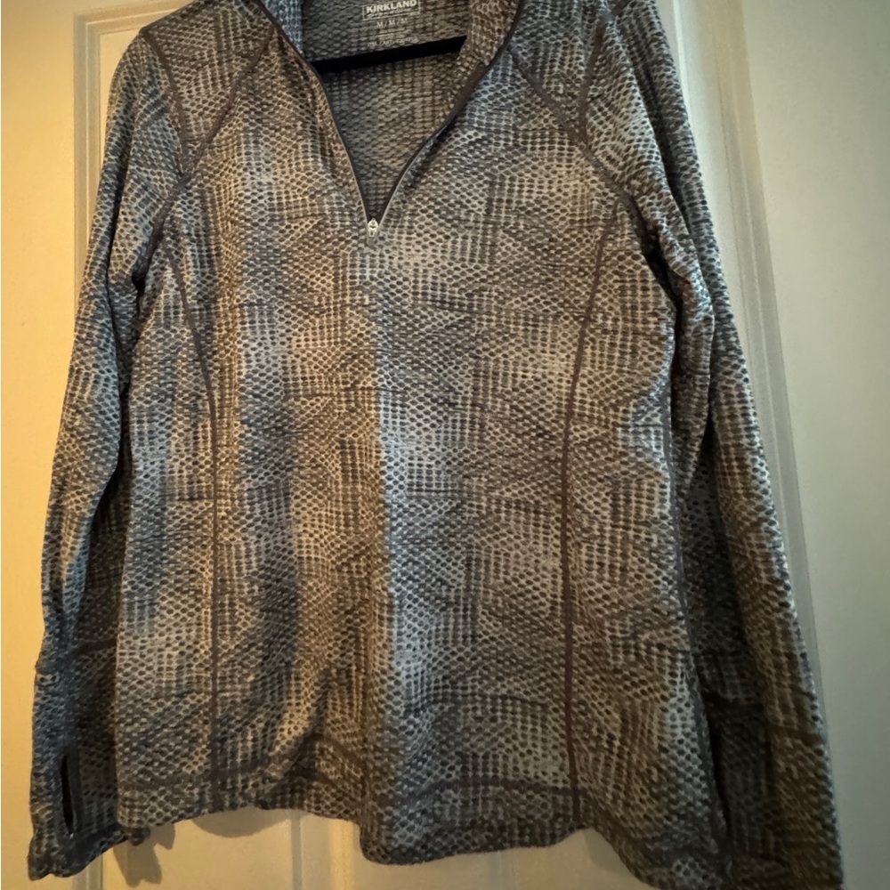 Women’s Zip up athletic top